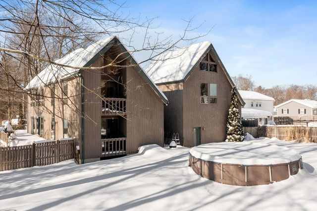 87 Norwood Ave, Leominster, MA 01453