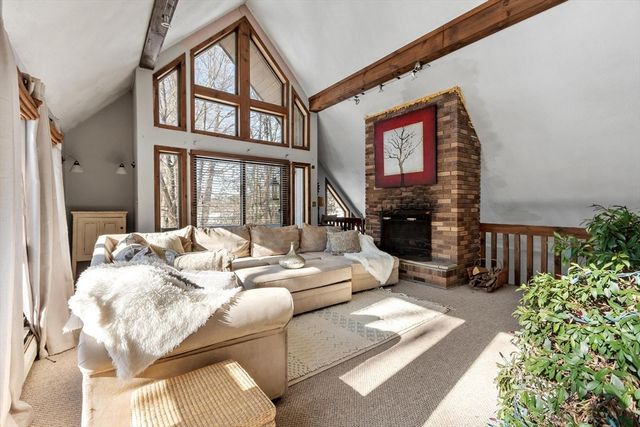 87 Norwood Ave, Leominster, MA 01453