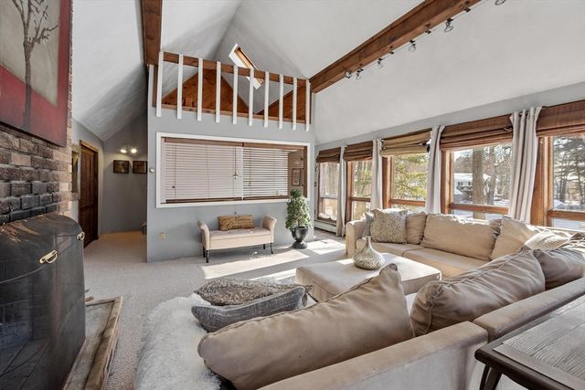 87 Norwood Ave, Leominster, MA 01453