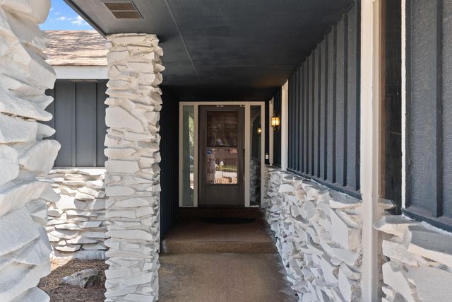 6806 W Johannsen Ave, Nine Mile Falls, WA 99026