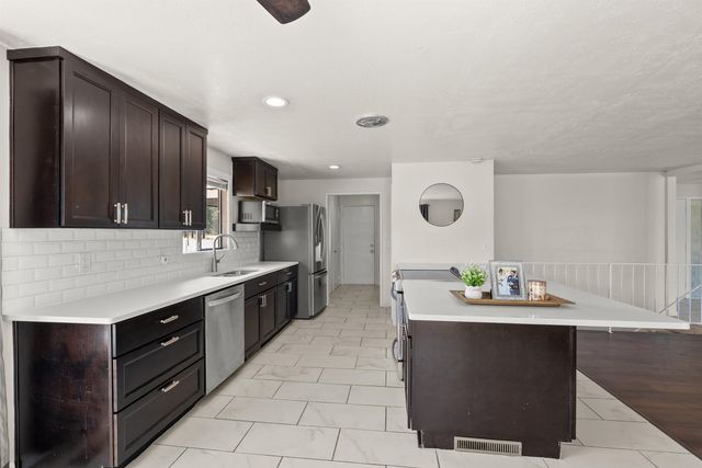 6806 W Johannsen Ave, Nine Mile Falls, WA 99026