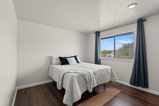 6806 W Johannsen Ave, Nine Mile Falls, WA 99026