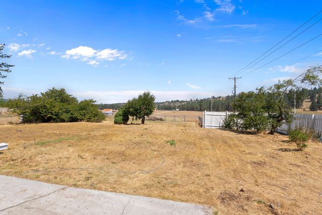6806 W Johannsen Ave, Nine Mile Falls, WA 99026