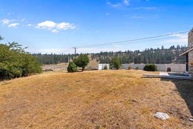 6806 W Johannsen Ave, Nine Mile Falls, WA 99026