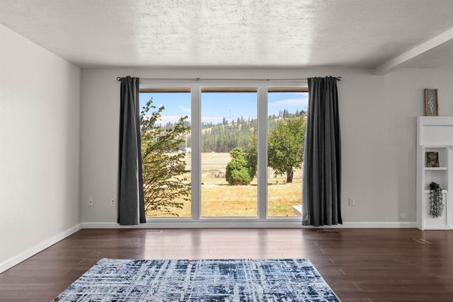 6806 W Johannsen Ave, Nine Mile Falls, WA 99026