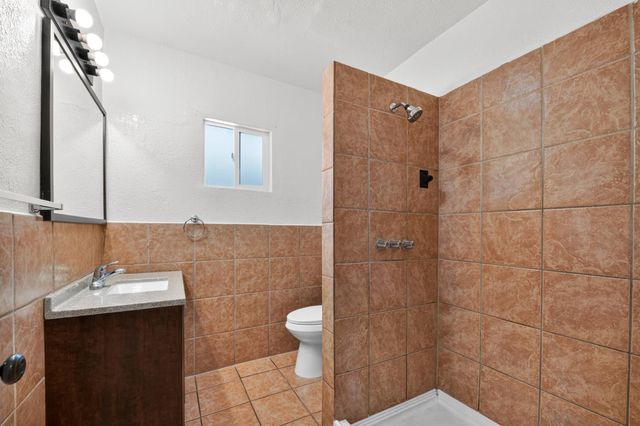 610 P Street, Sanger, CA 93657