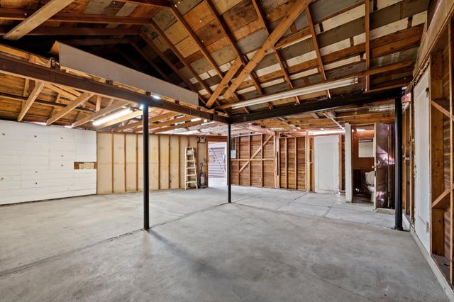 610 P Street, Sanger, CA 93657