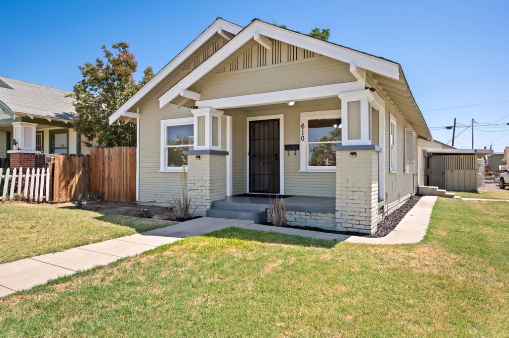610 P Street, Sanger, CA 93657