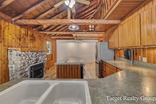 10818 Stoney Point Drive, Delton, MI 49046