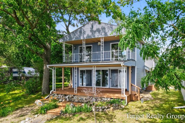 10818 Stoney Point Drive, Delton, MI 49046