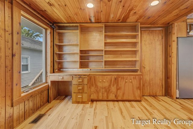 10818 Stoney Point Drive, Delton, MI 49046