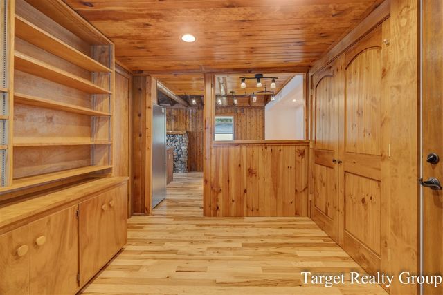 10818 Stoney Point Drive, Delton, MI 49046