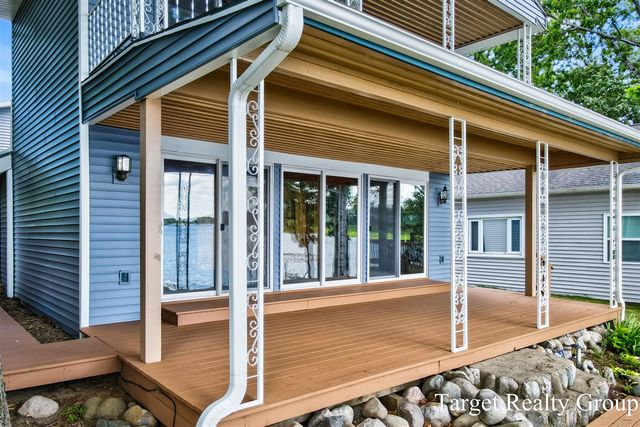 10818 Stoney Point Drive, Delton, MI 49046