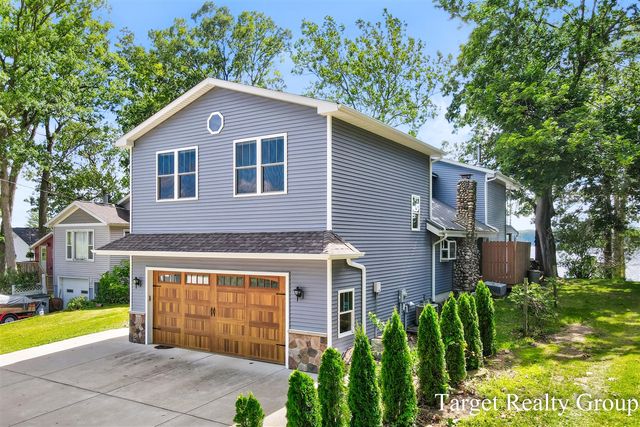 10818 Stoney Point Drive, Delton, MI 49046