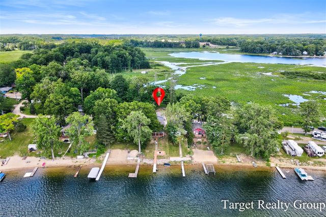 10818 Stoney Point Drive, Delton, MI 49046
