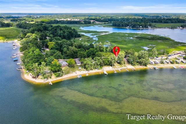 10818 Stoney Point Drive, Delton, MI 49046