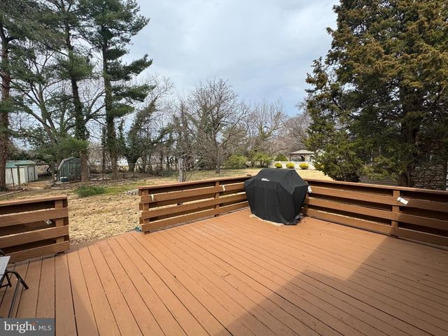 218 MAINE AVE, Cherry Hill, NJ 08002