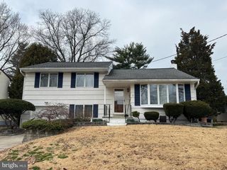 218 MAINE AVE, Cherry Hill, NJ 08002