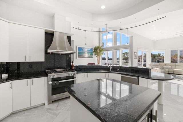 42 MIDWAY ISLAND, Clearwater Beach, FL 33767
