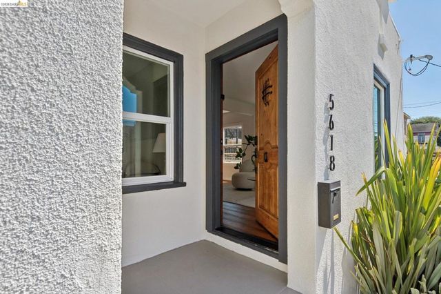 5618 Gaskill St, Oakland, CA 94608