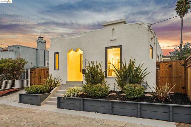 5618 Gaskill St, Oakland, CA 94608