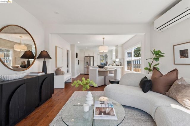 5618 Gaskill St, Oakland, CA 94608