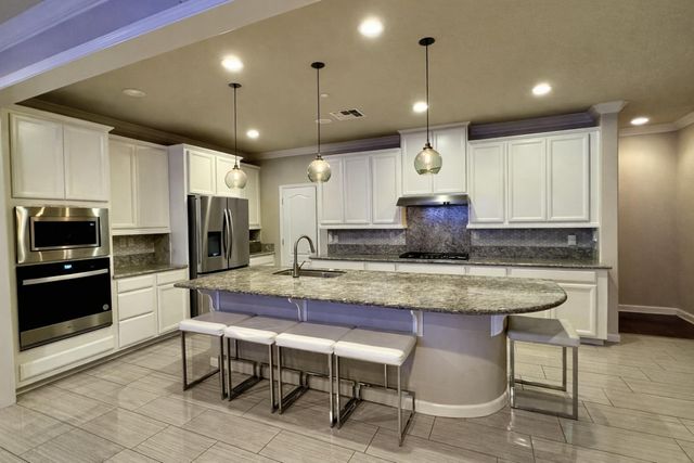 2557 Creek Hollow Rd, Rocklin, CA 95765