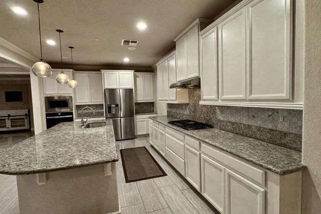 2557 Creek Hollow Rd, Rocklin, CA 95765