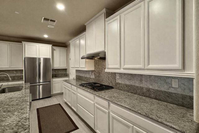 2557 Creek Hollow Rd, Rocklin, CA 95765