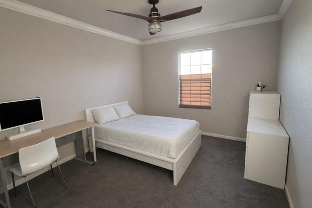 2557 Creek Hollow Rd, Rocklin, CA 95765