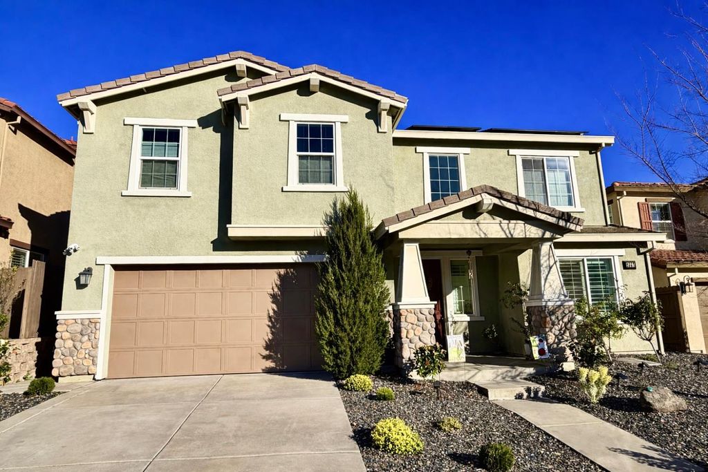 2557 Creek Hollow Rd, Rocklin, CA 95765