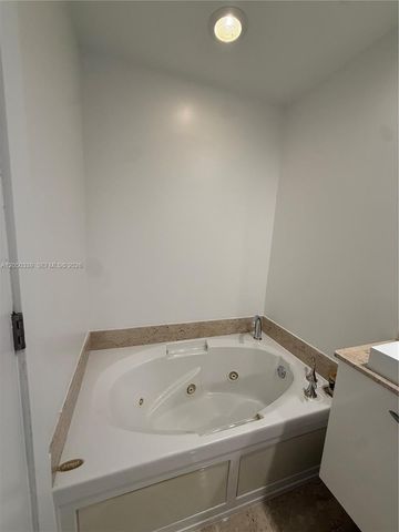 21200 Point Pl 1403, Aventura, FL 33180