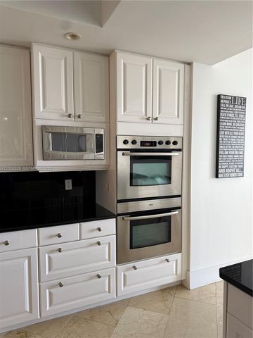 21200 Point Pl 1403, Aventura, FL 33180