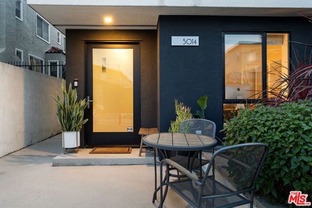 5014 Rosewood Avenue, Los Angeles, CA 90004