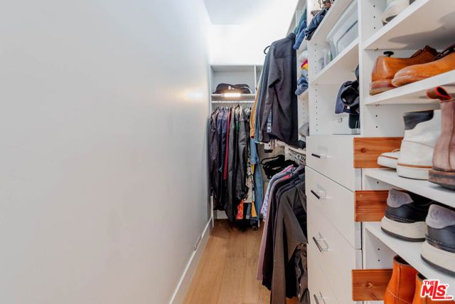 5014 Rosewood Avenue, Los Angeles, CA 90004