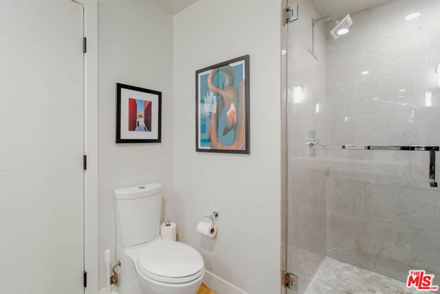 5014 Rosewood Avenue, Los Angeles, CA 90004