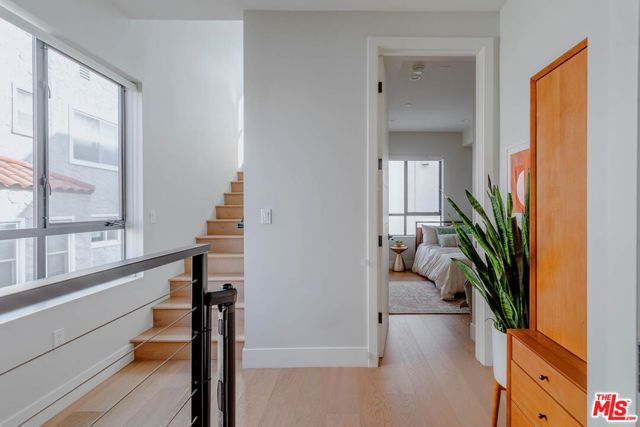 5014 Rosewood Avenue, Los Angeles, CA 90004