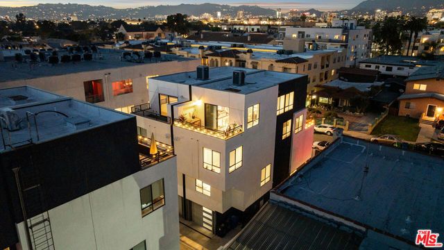 5014 Rosewood Avenue, Los Angeles, CA 90004