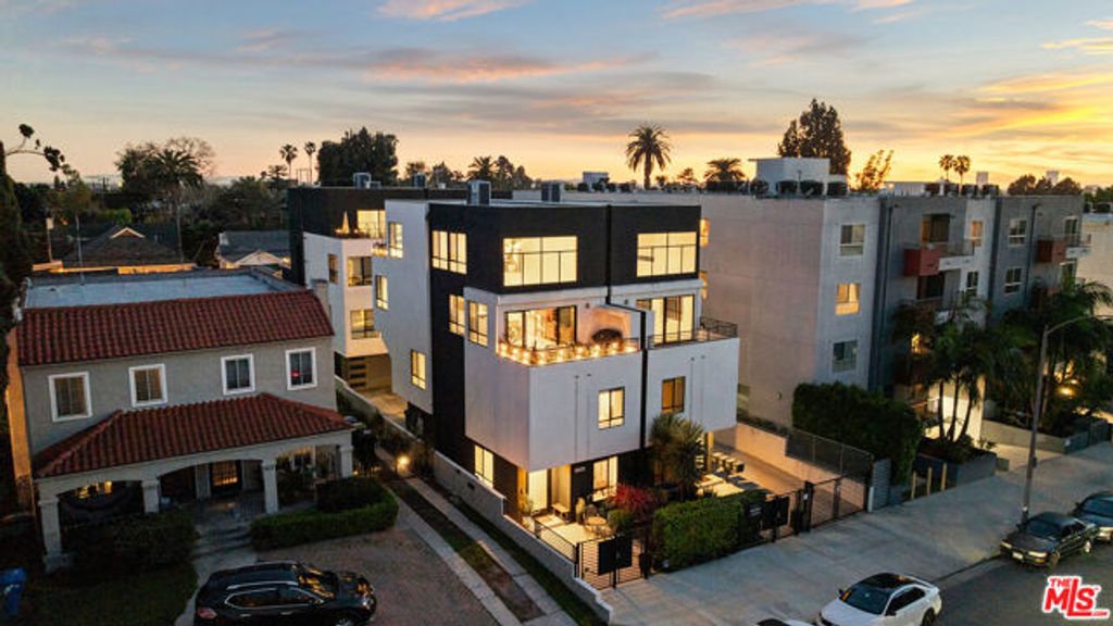 5014 Rosewood Avenue, Los Angeles, CA 90004