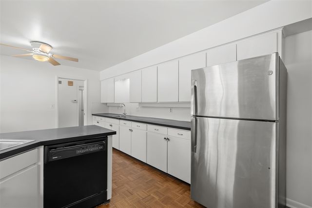 2702 Mockingbird Drive, Kalamazoo, MI 49008