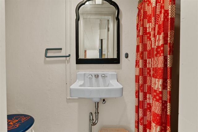 2702 Mockingbird Drive, Kalamazoo, MI 49008