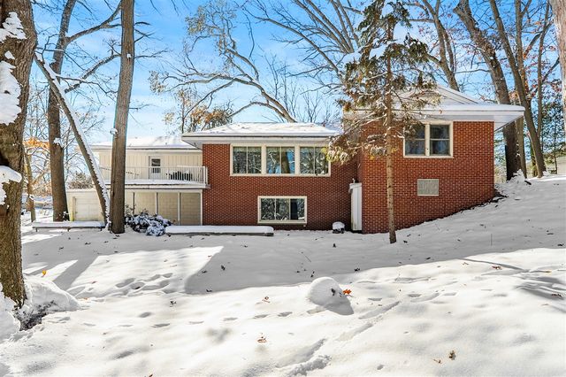 2702 Mockingbird Drive, Kalamazoo, MI 49008