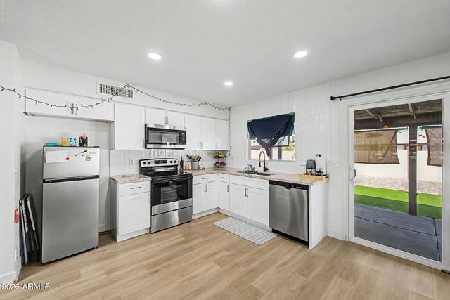 18240 N 32ND Lane, Phoenix, AZ 85053