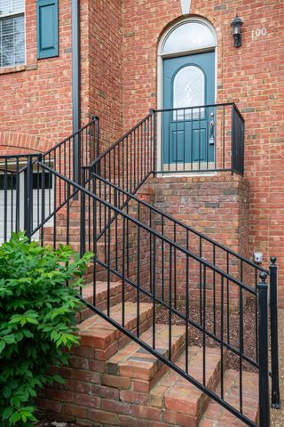 100 Carriage Ct, Brentwood, TN 37027