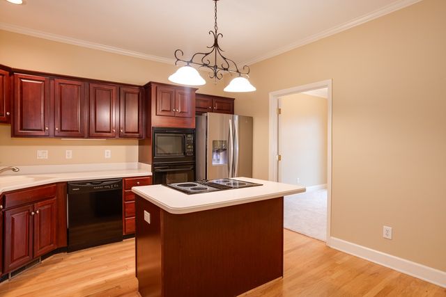 100 Carriage Ct, Brentwood, TN 37027