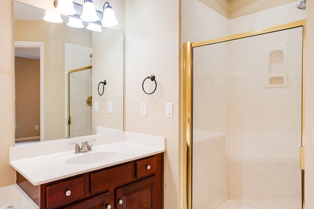 100 Carriage Ct, Brentwood, TN 37027