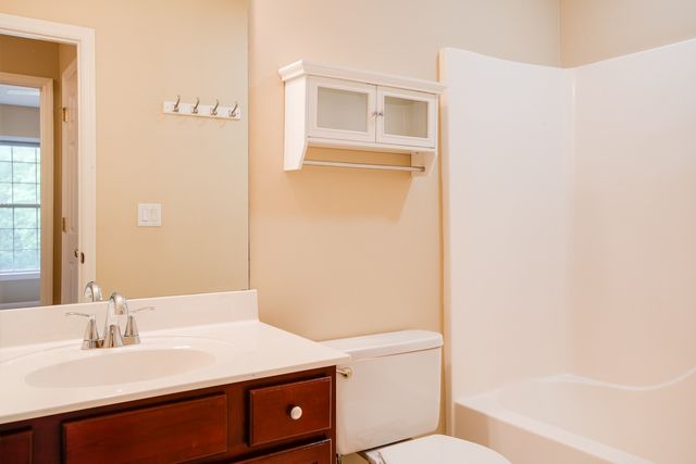 100 Carriage Ct, Brentwood, TN 37027
