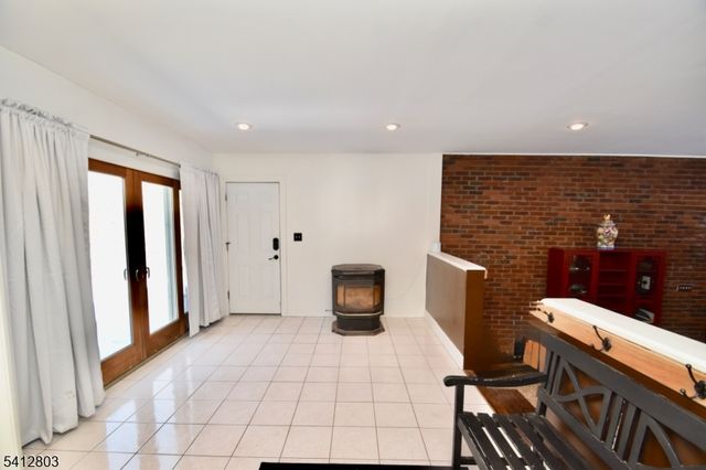 31 Deer Trail Lake Road, Hardyston Twp., NJ 07460