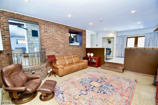 31 Deer Trail Lake Road, Hardyston Twp., NJ 07460