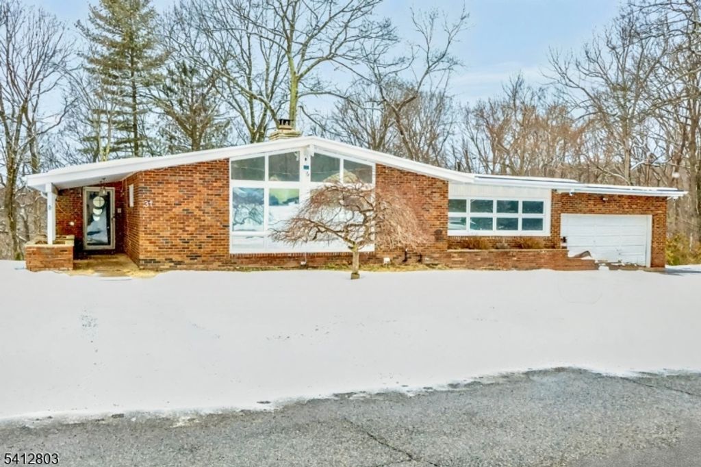 31 Deer Trail Lake Road, Hardyston Twp., NJ 07460
